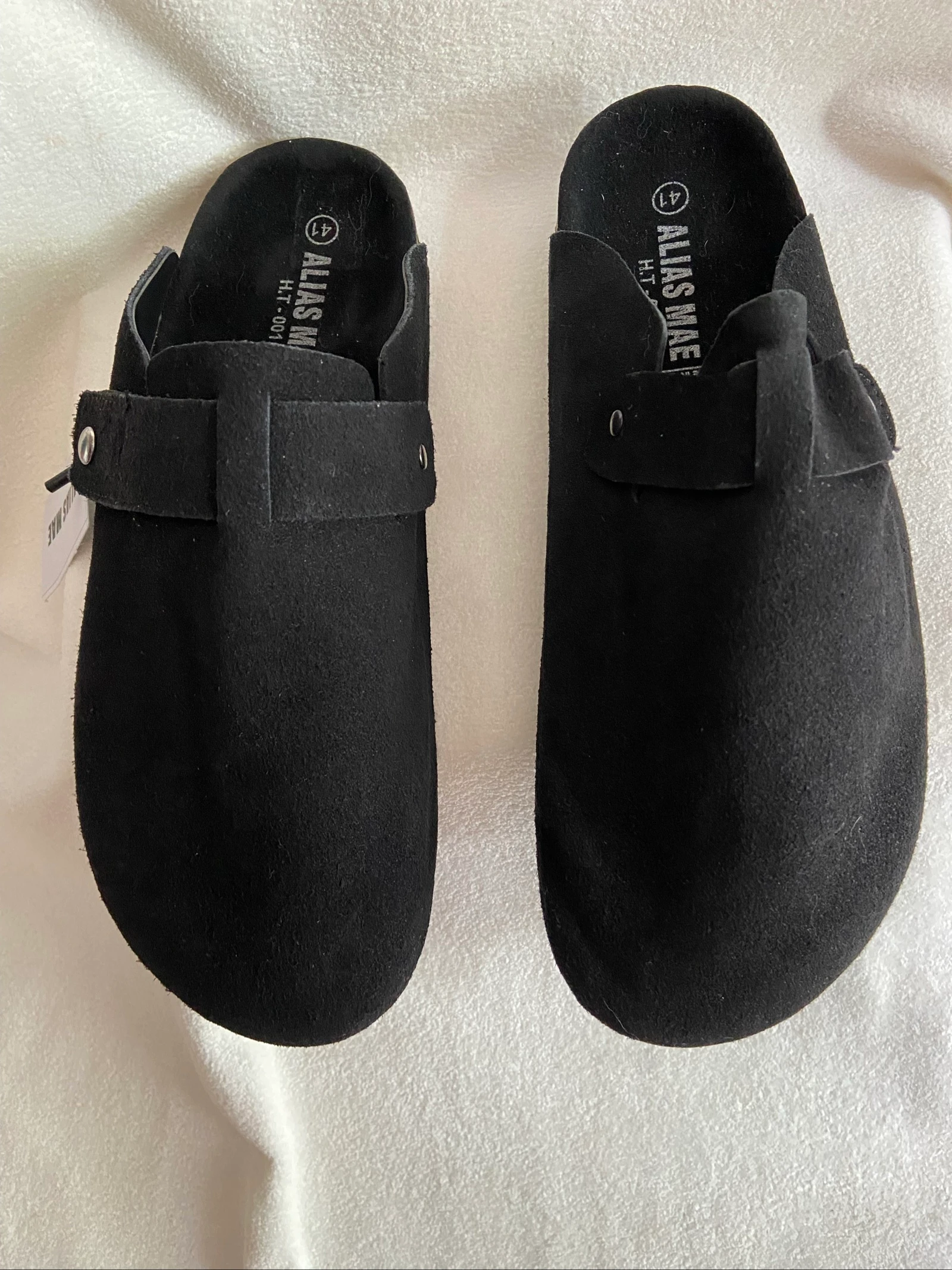 Mule/Sabot em couro preto•unissex•tira com velcro•41•Alias MAE – photo 2
